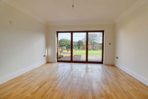 Dining Room- click for photo gallery